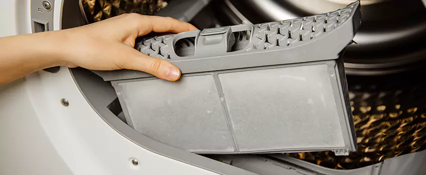 Signs Of A Clogged Dryer Lint Trap in Cibolo, Texas